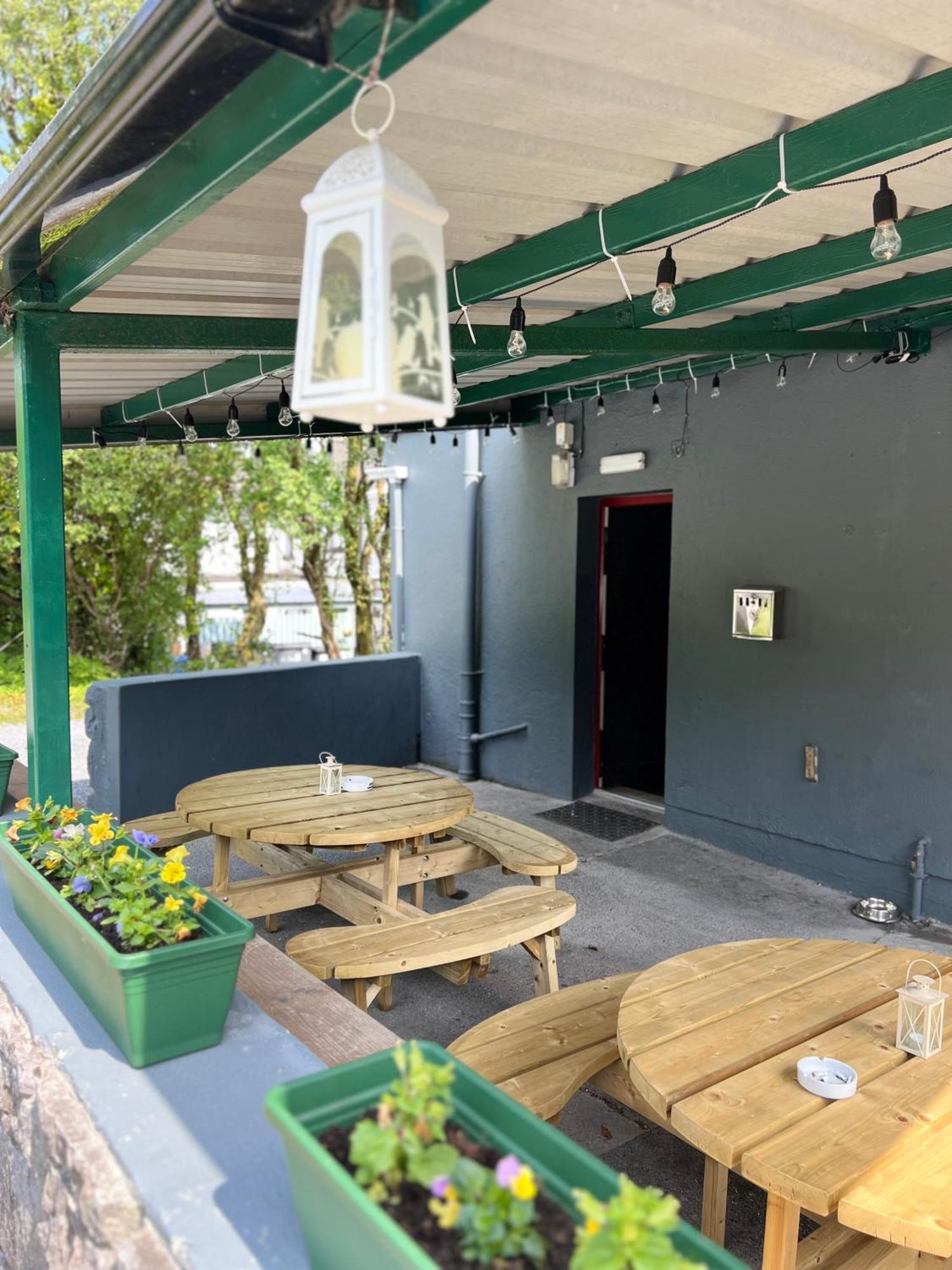The Coach House Inn Moycullen Extérieur photo