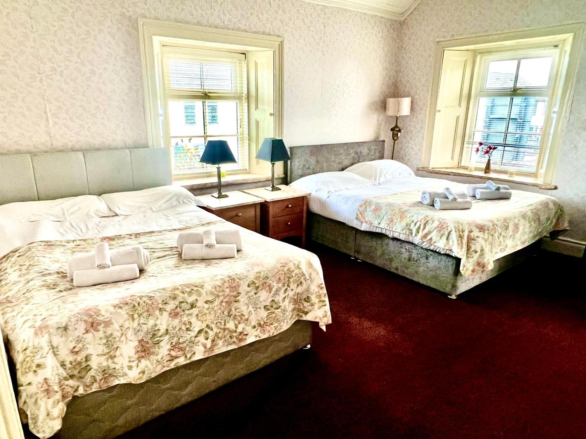 The Coach House Inn Moycullen Extérieur photo