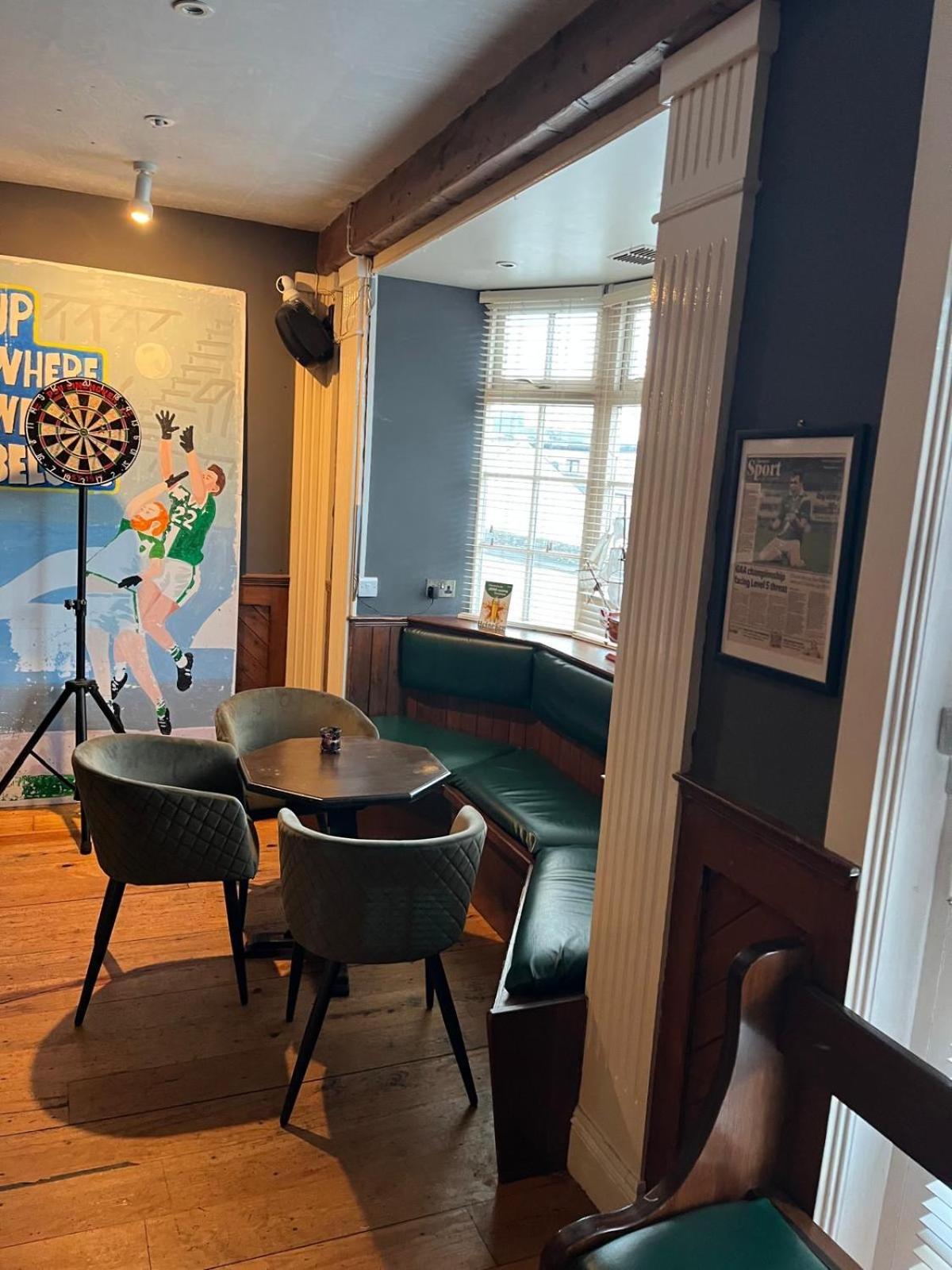 The Coach House Inn Moycullen Extérieur photo