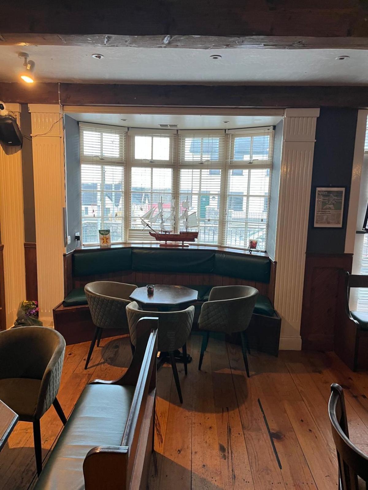 The Coach House Inn Moycullen Extérieur photo