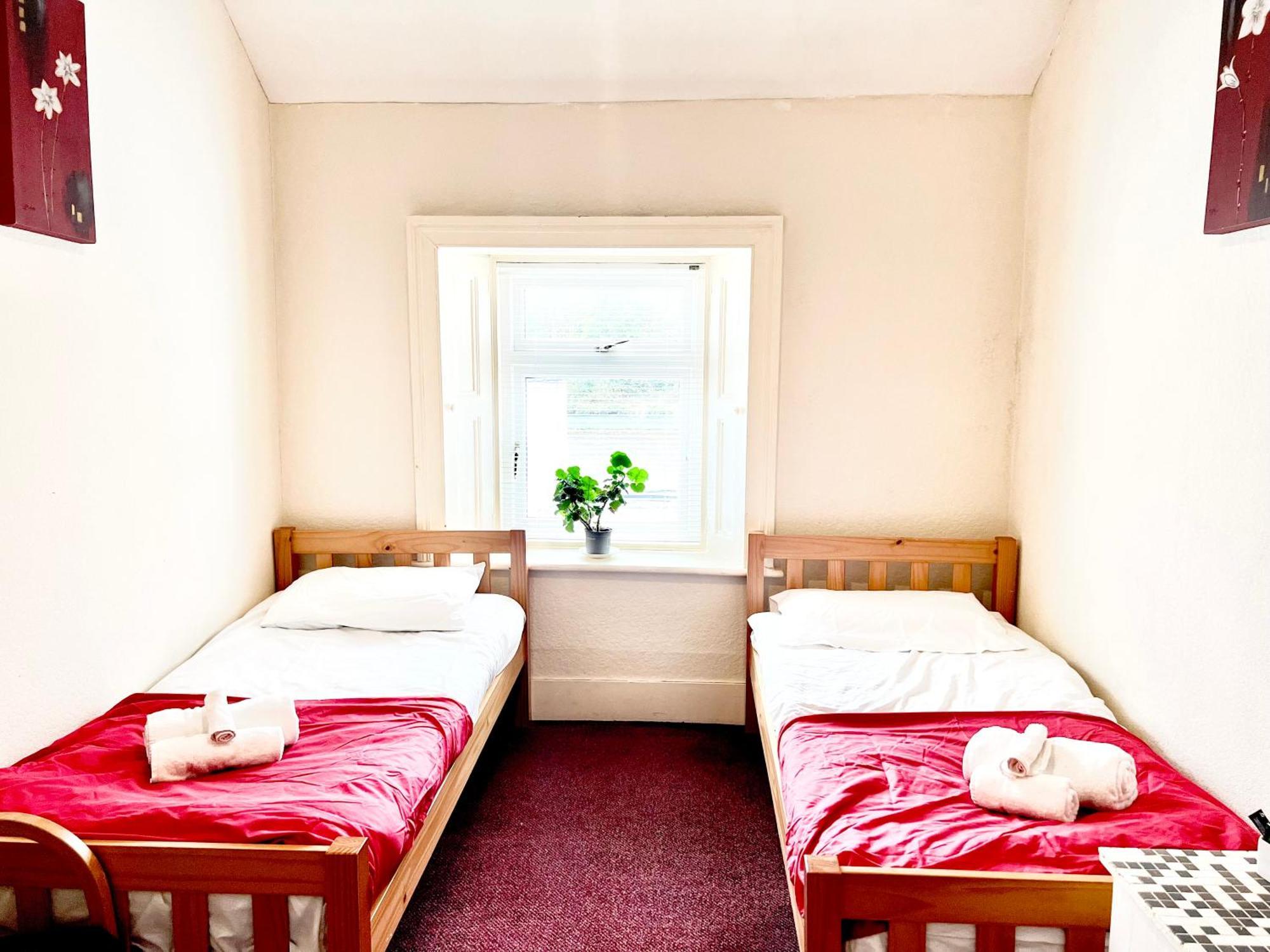 The Coach House Inn Moycullen Extérieur photo